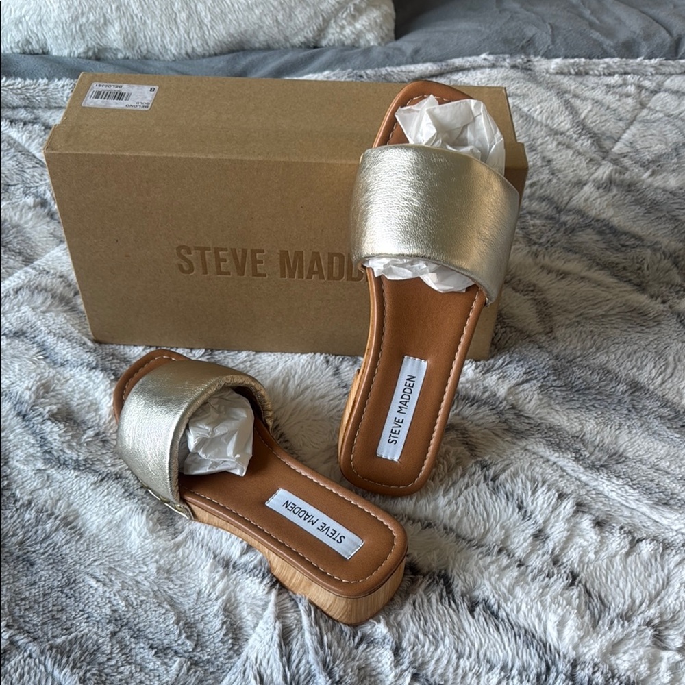 Steve Madden Gold Strap Sandals/Shoes